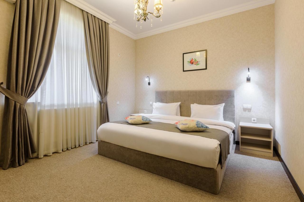 Navruz Hotel Tasken Kültér fotó